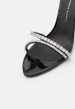 Giuseppe Zanotti Sandales - Cantadora Nero -Femmes Chaussures Boutique 302aeeff8973457393d88b4afc3836d6