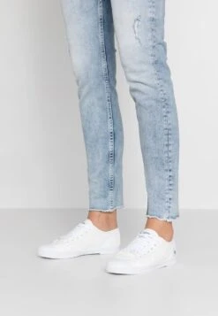 LE TEMPS DES CERISES Basic - Baskets Basses - Dentelle