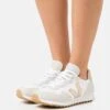 Veja Baskets Basses - White/Platine -Femmes Chaussures Boutique 45d1b60615a14d9eb26e2f5106aa5d8d
