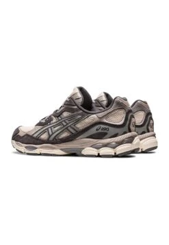 ASICS SportStyle Gel Nyc Unisex - Baskets Basses - Oatmeal/Obsidian Grey -Femmes Chaussures Boutique 66539fc89b334897af2c3be1f1c7f005