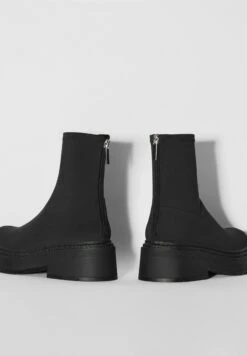 BERSHKA Fitted Flat - Bottines - Black -Femmes Chaussures Boutique 972ff933dc7242b48a331b5c0cacfd67