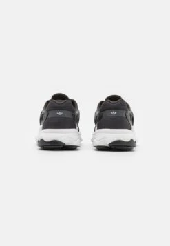Adidas Originals Oztral Unisex - Baskets Basses - Core Black/Silver Metallic -Femmes Chaussures Boutique aa5f685f9d1749039f69446c7b7ba3c8