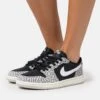 Wmns Air Jordan 1 Retro Low Og - Baskets Basses - Black/Tech Grey/White/Sail