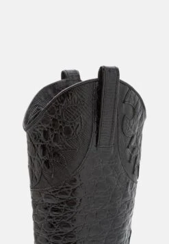 BY FAR Melvin - Santiags - Black 15 BY FAR Melvin - Santiags - Black -Femmes Chaussures Boutique ba79c3d82f00428eb29e534a747f535f