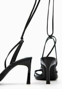 BERSHKA Lace Up Embossed Animal Print 11780160 - Sandales À Talons Hauts - Black -Femmes Chaussures Boutique bc5f151cf51e4ea891464abf93b292fc